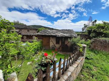 Фотографии Гостевой дом Къщичката на Алиса г. Лештен (Болгария) №1 Фото Гостевой дом Къщичката на Алиса г. Лештен 1