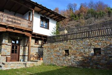 Фотографии Виллы UZUNOVI Guesthouses Leshten г. Лештен (Болгария) №1 Фото Виллы UZUNOVI Guesthouses Leshten г. Лештен 1